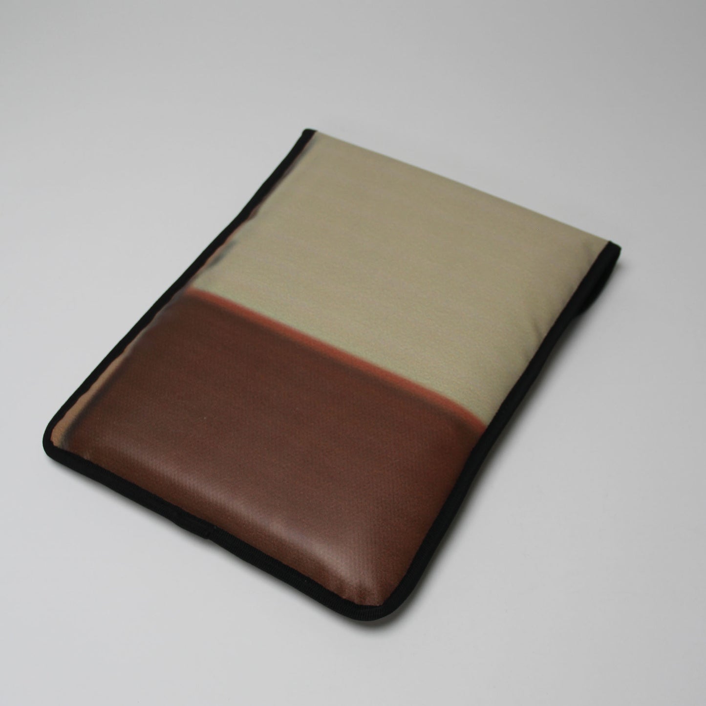🌟 Laptop Sleeve 13" - Stylish, Sustainable Protection! Designed for MacBook 13", crafted with care. Extra protection, tailored fit, eco-friendly. Upgrade your laptop style sustainably! 💻🌿✨ #SustainableTech #ProtectiveStyle